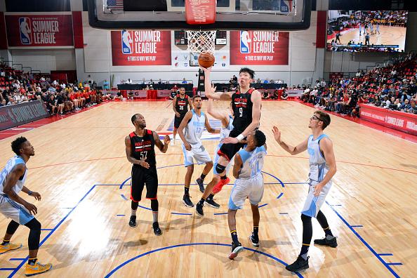 更是对于比 更是对于比