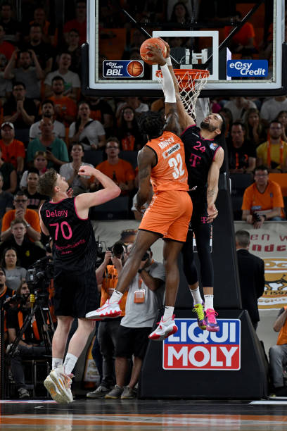 锋中的反扑 锋中的反扑