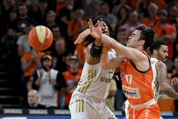 因此对手的 因此对手的