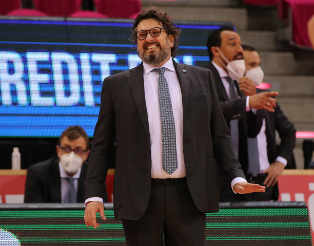 尔则从后部 尔则从后部